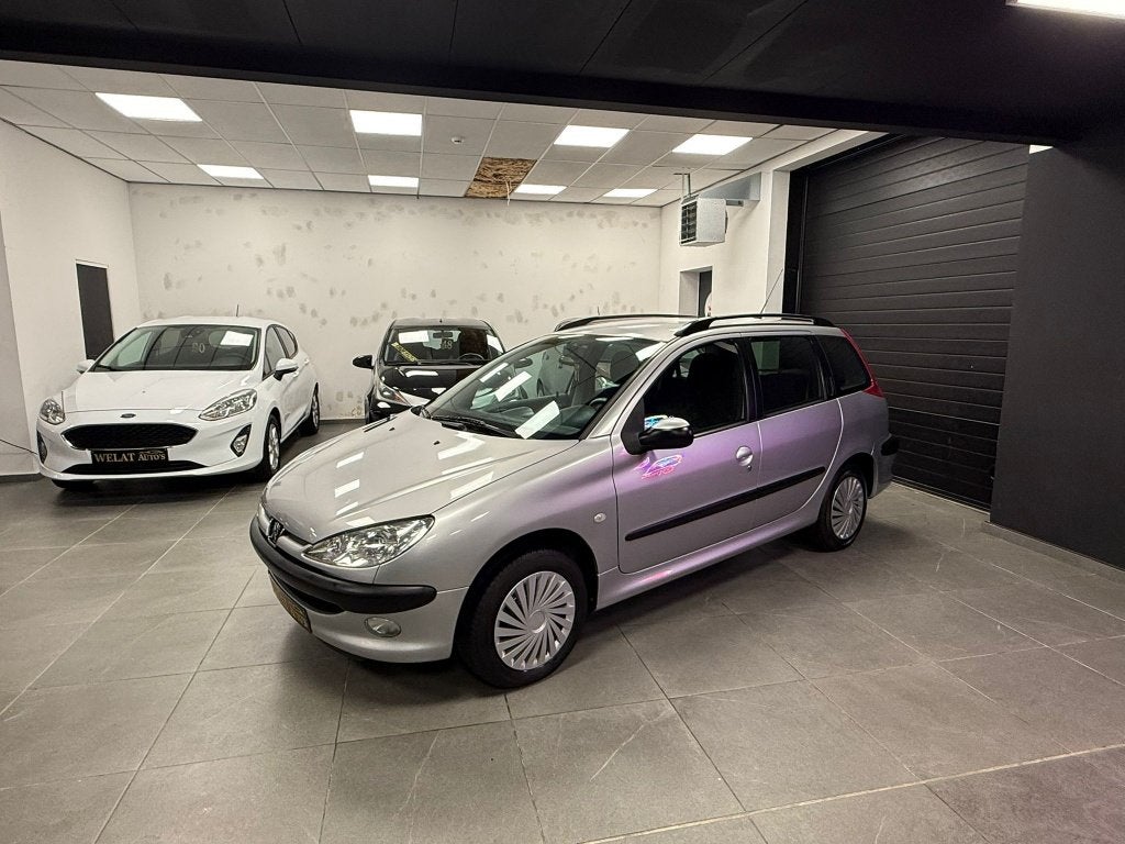 PEUGEOT 206 BENZINE 60.000KM TOPSTAAT, Auto's, Bluetooth, Zwart, Bedrijf, 1200 cc