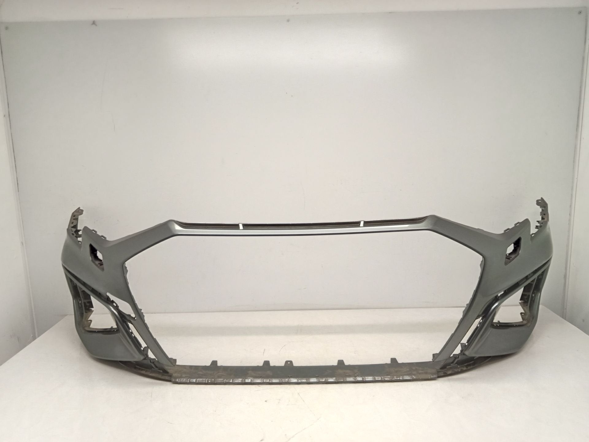 Pare-chocs avant d'origine Audi A3 S3 S-LINE 8Y 2020+ 8y0807, Autos : Pièces & Accessoires, Pare-chocs, AUDI AG, Auto-Union-Strasse 1
85045  Ingolstadt, DE
