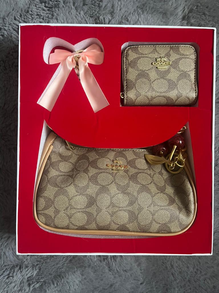 Coffret cadeau Coach Bag, Enlèvement ou Envoi, Neuf, Brun