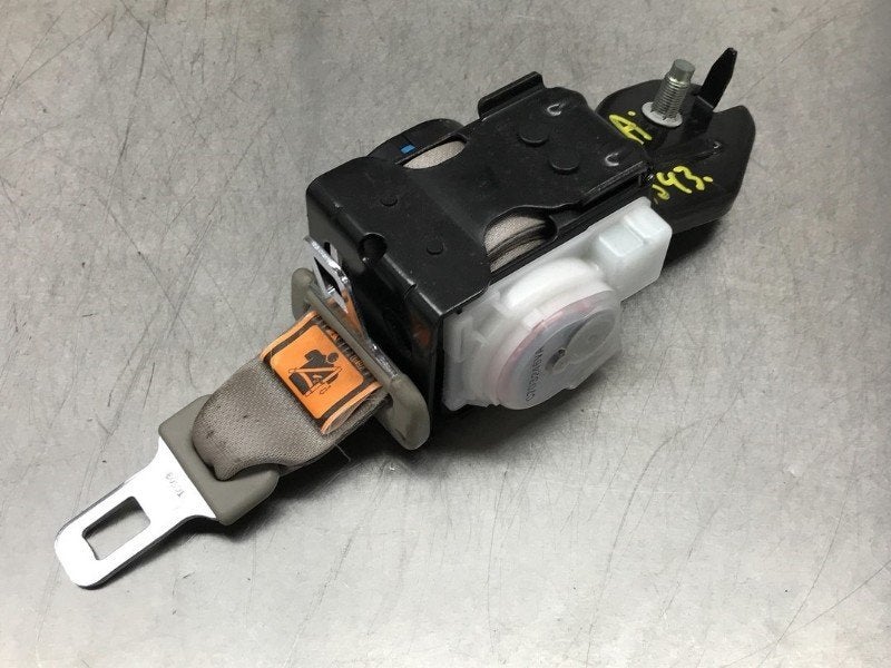 CEINTURE DE SECURITE ARRIERE CENTRALE Mazda CX-7, Autos : Pièces & Accessoires, Habitacle & Garnissage, Utilisé, Mazda