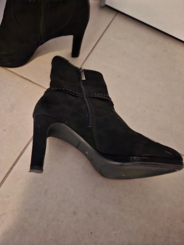 Lot de 2 paires de chaussures pour 8 euros, Enlèvement, Porté, Autres types