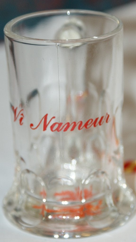 Petit verre à hanse à Pékêt Vî Nameur Fêtes de Wallonie NEUF, Enlèvement ou Envoi, Neuf, Verres et Verres à shot