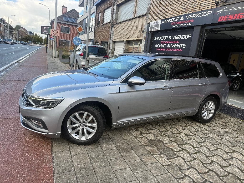 Volkswagen Passat 1.6TDI automatische *Volledig boek*, Automaat, Leder, Bedrijf, https://public.car-pass.be/vhr/ad949854-3601-4cf4-9229-29388b838b14?lang=fr