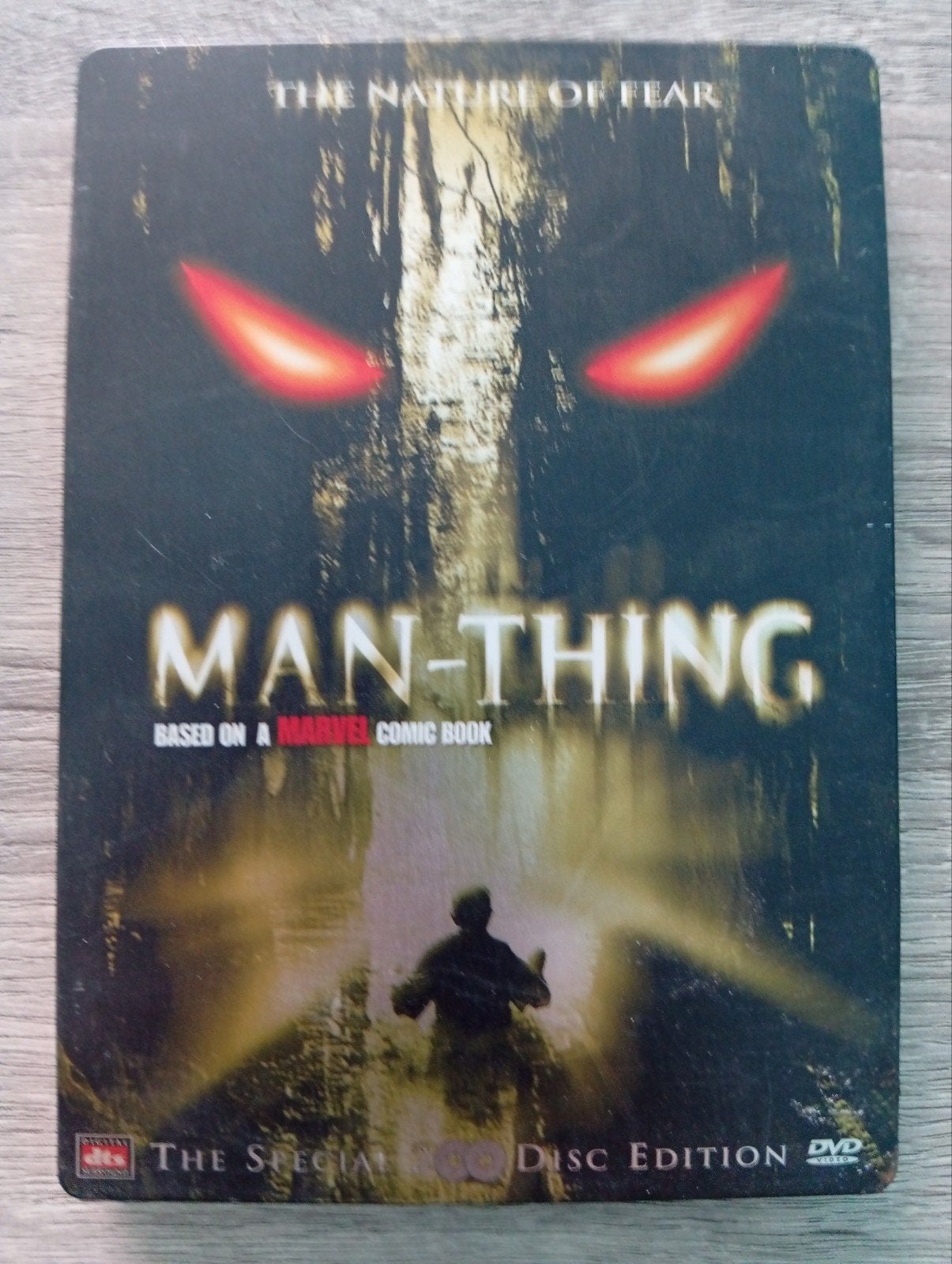 Jack Thompson, DVD d'horreur Man Thing, CD & DVD, DVD | Horreur, Comme neuf, Monstres, Matériel bonus, Suppléments, Comprend un DVD