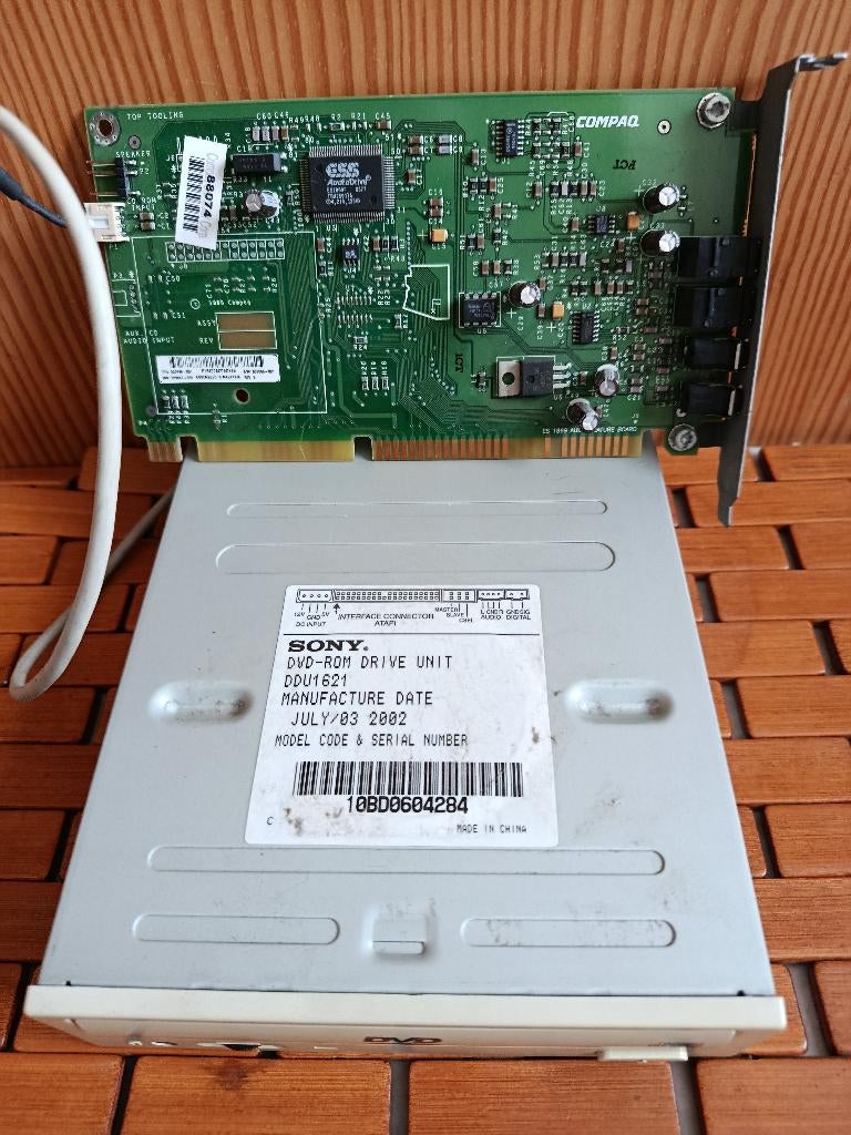 sony dvd met geluidskaart, Computers en Software, Ophalen, Gebruikt, Intern