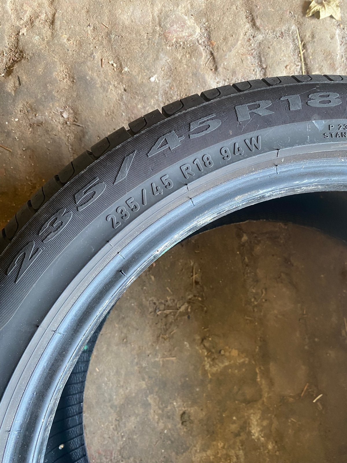 Pneus 235/45 r18 94W, Enlèvement, Pneus été, Pneu(s)