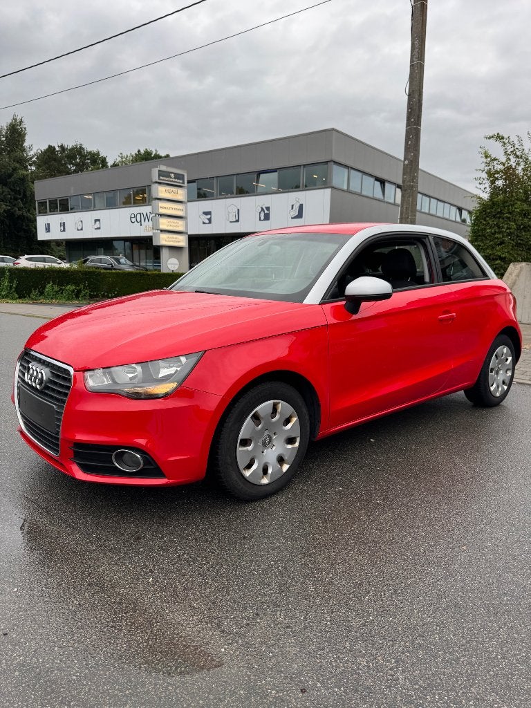 Audi A1 1.2BENZINE 2011 178DKM Airco Navi, Voorwielaandrijving, A1, Zwart, Leder en Stof