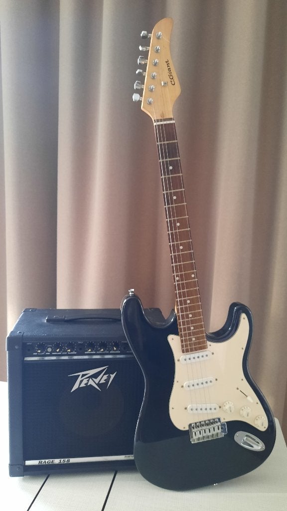 Gitaar + Versterker, Muziek en Instrumenten, Ophalen, Zo goed als nieuw, Overige merken, Met versterker