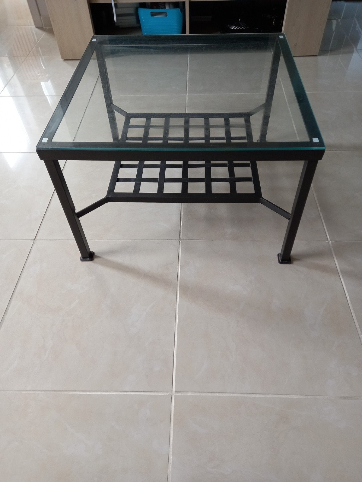 table d'appoint, Enlèvement
