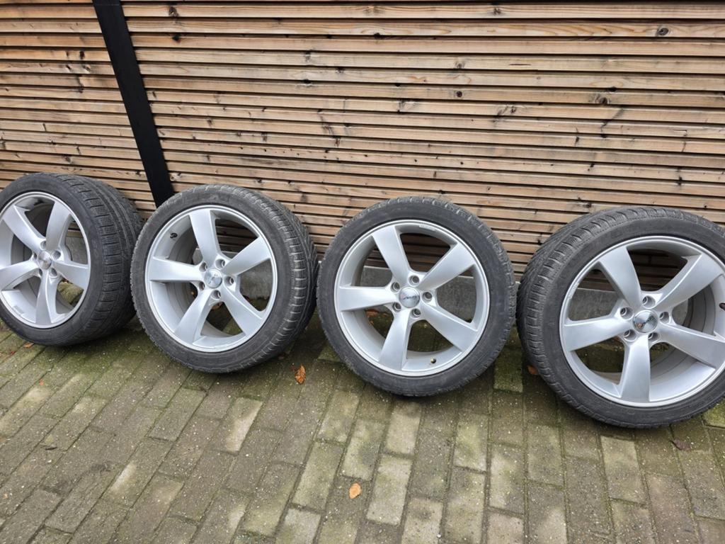 Audi A5 18 inch velgen met winterbanden, Auto-onderdelen, Banden en Velgen, Ophalen, 18 inch, Gebruikt, Winterbanden