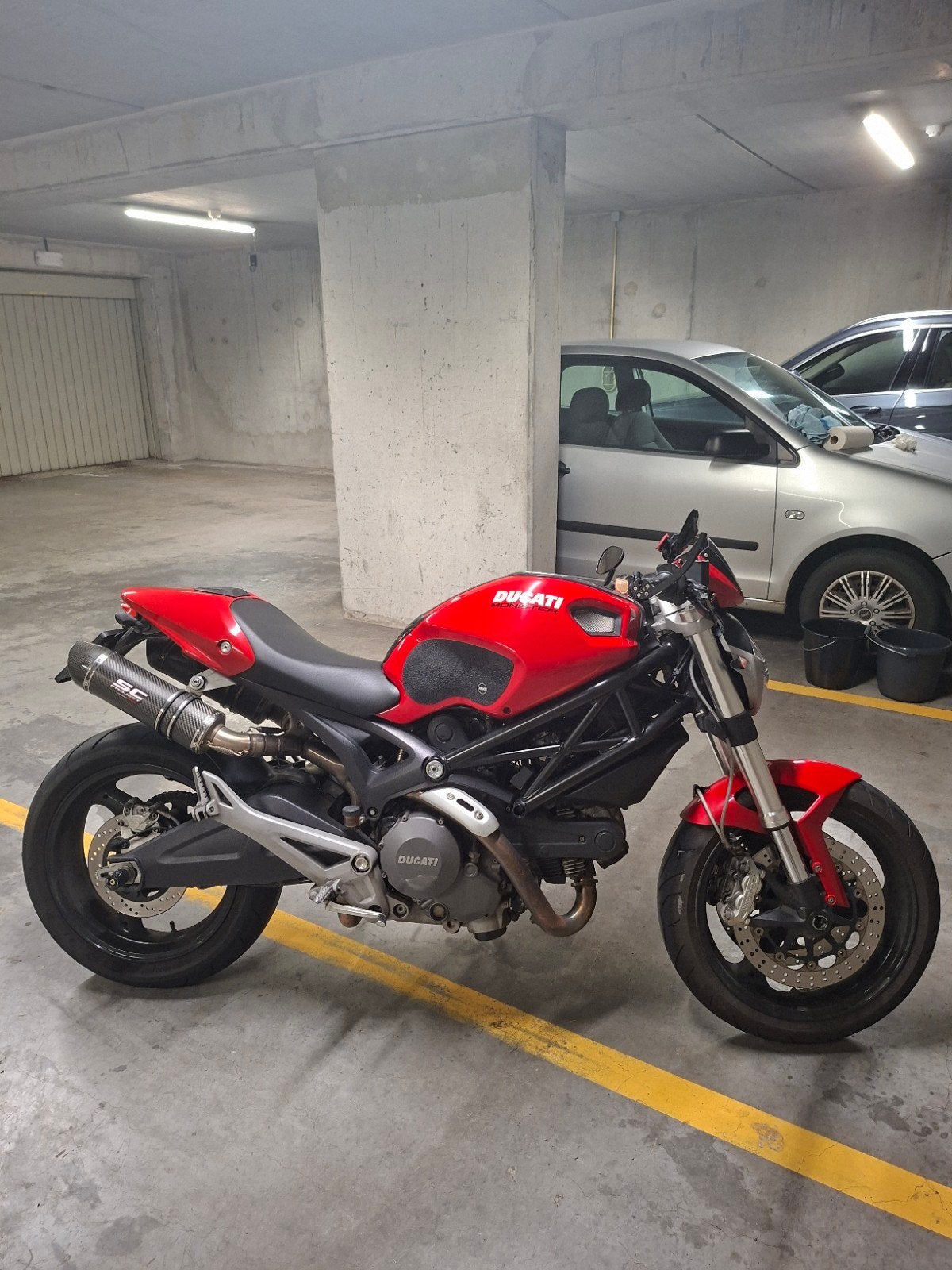 Ducati Monster 696 (A2), 2 cilinders, Sportuitlaat, Occasion, Particulier