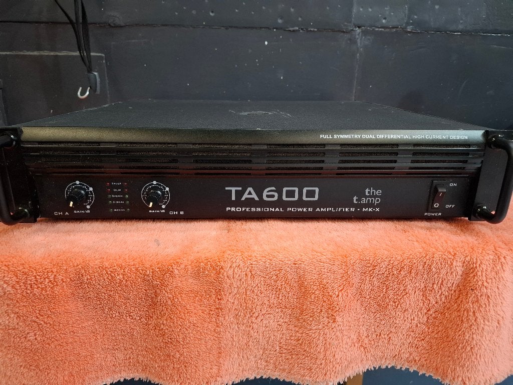 TE KOOP :The t.amp TA600 eindversterker, Musique & Instruments, Enlèvement, Comme neuf, Moins de 500 watts, Sono