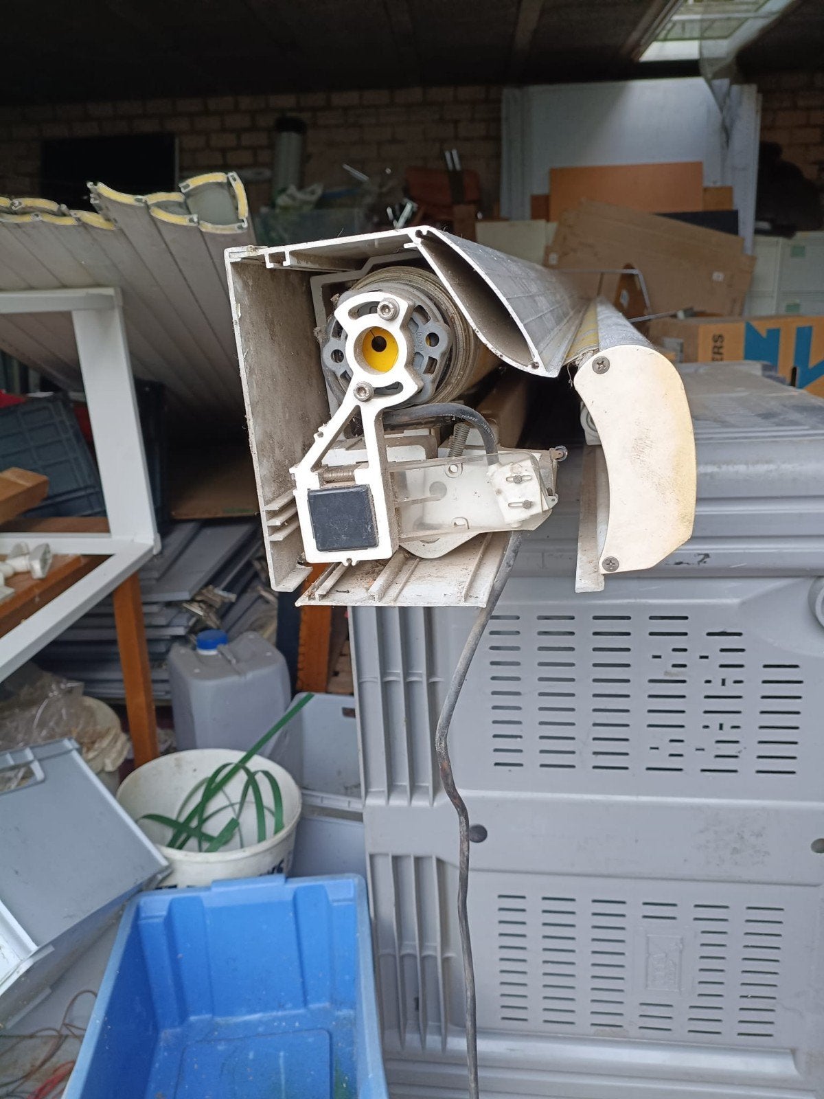 zonnescherm elektrisch, Ophalen