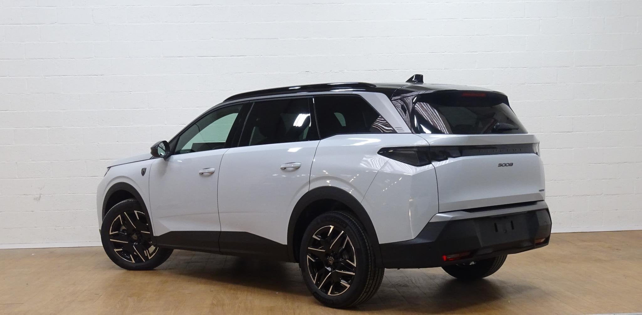 Peugeot 5008 1.2 HYBRID 145 GT +pano dak+ 7 seats, Auto's, Peugeot, Stof, Gebruikt, 1700 kg, Bedrijf