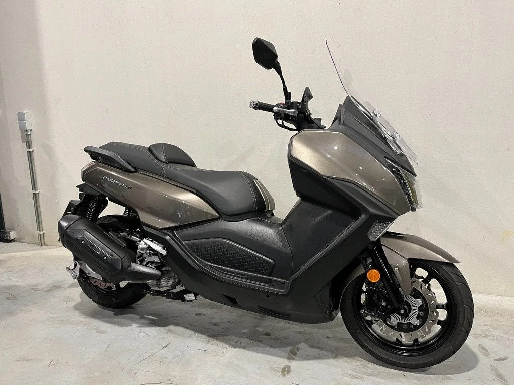 SYM Maxsym 400 BTW (bj 2021), Motoren, Motoren | Overige merken, Bedrijf, Scooter, 12 t/m 35 kW