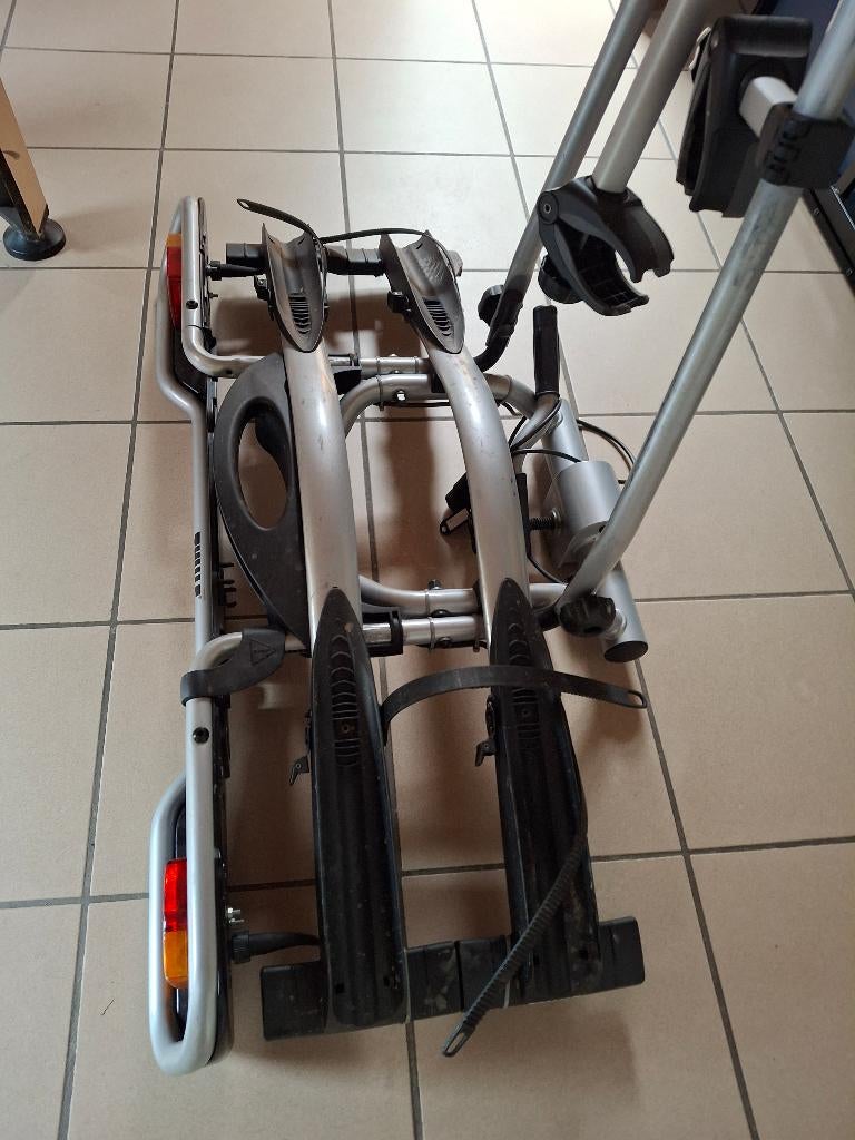 Porte velo inclinable THULE, Autos : Divers, Porte-vélos, Neuf, Support d'attelage, 2 vélos, Enlèvement