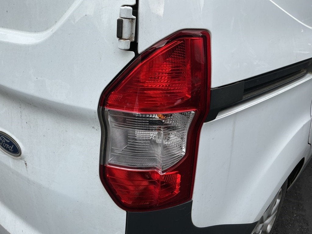FEU ARRIÈRE DROIT Ford Transit Courier (|ET7613404AF|), Henry-Ford-Straße  1
50735  Köln, DE, Ford-Werke GmbH, Kunden@ford.com
