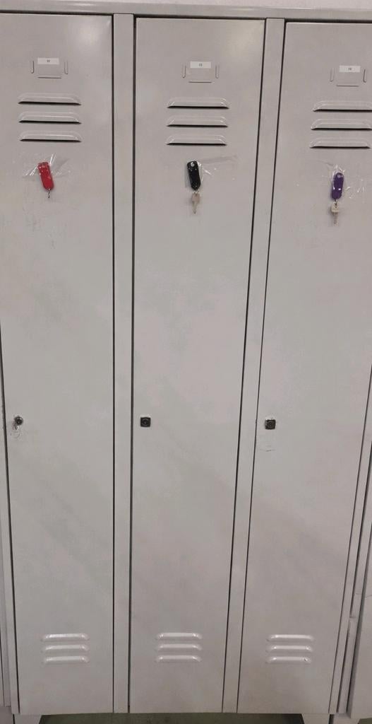 Locker met 3 kasten en 3 sleutels, Huis en Inrichting, Kasten | Lockerkasten, Ophalen