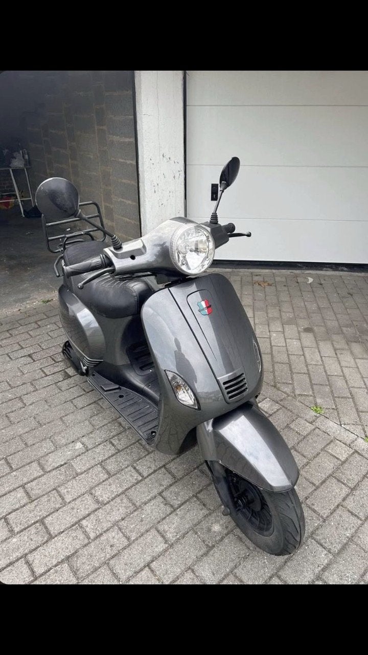 GTS toscana pure, Fietsen en Brommers, Zo goed als nieuw, Benzine, Ophalen, Overige merken