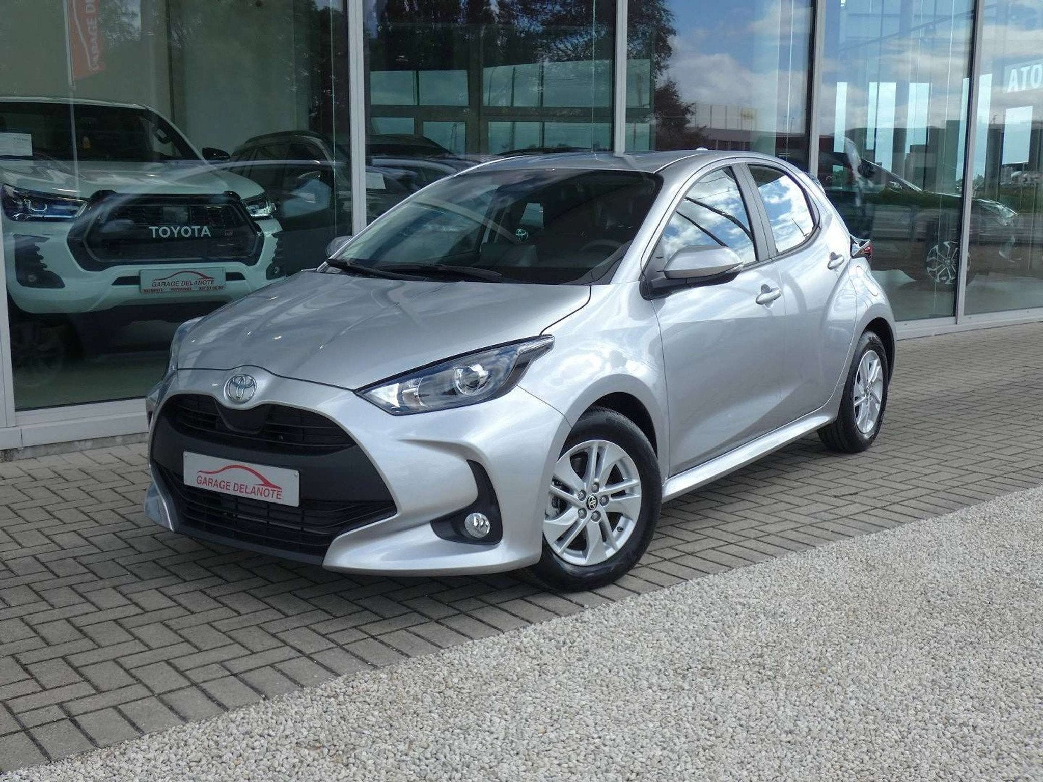 Toyota Yaris Hybrid Dynamic +Apple carplay +Android auto +Pa, Argent ou Gris, Achat, Entreprise, 116 ch
