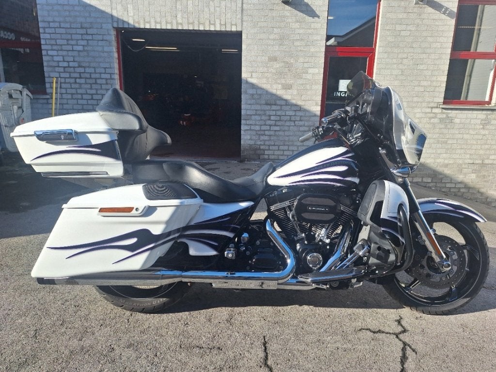 Harley davidson Street Glide Special CVO nieuwstaat, Motoren, 2 cilinders, Motorrijbewijs A, Meer dan 35 kW, Toermotor