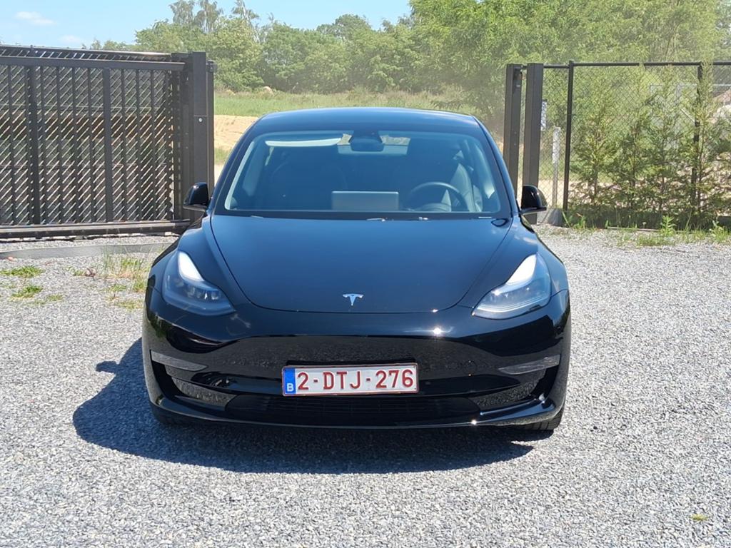 Tesla model 3 long range, Ophalen