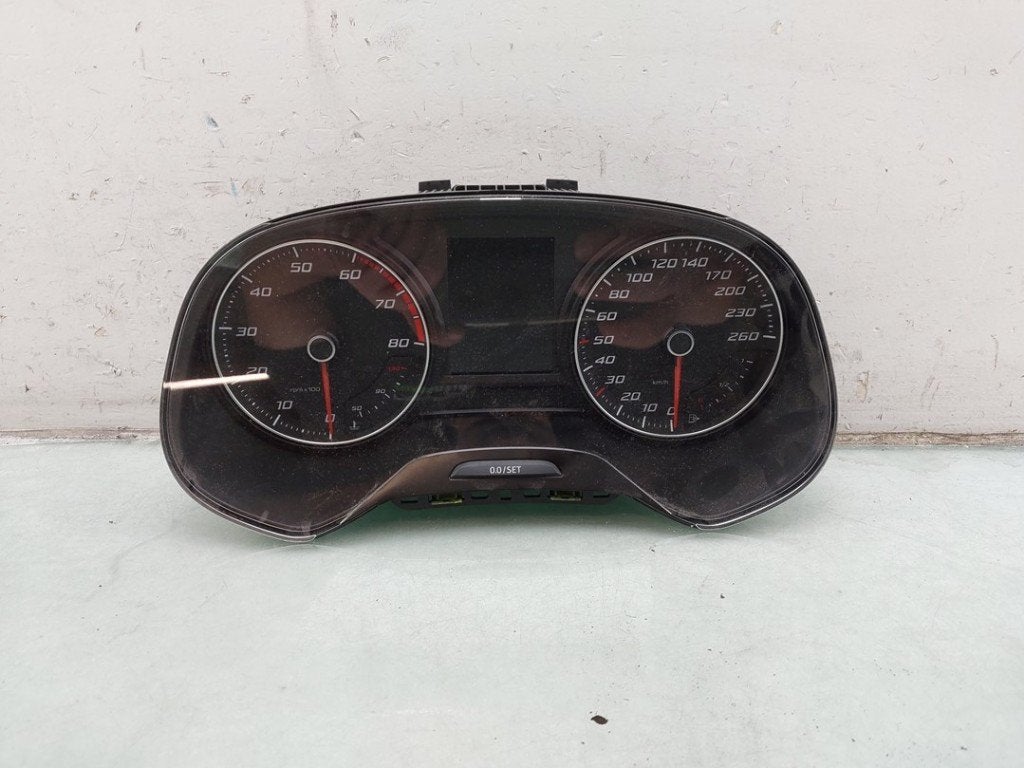 COCKPIT Seat Leon (5FB) (01-2012/08-2020) (|5F0920750D|), Gebruikt, Service@seat.de, Seat Deutschland GmbH, Seat