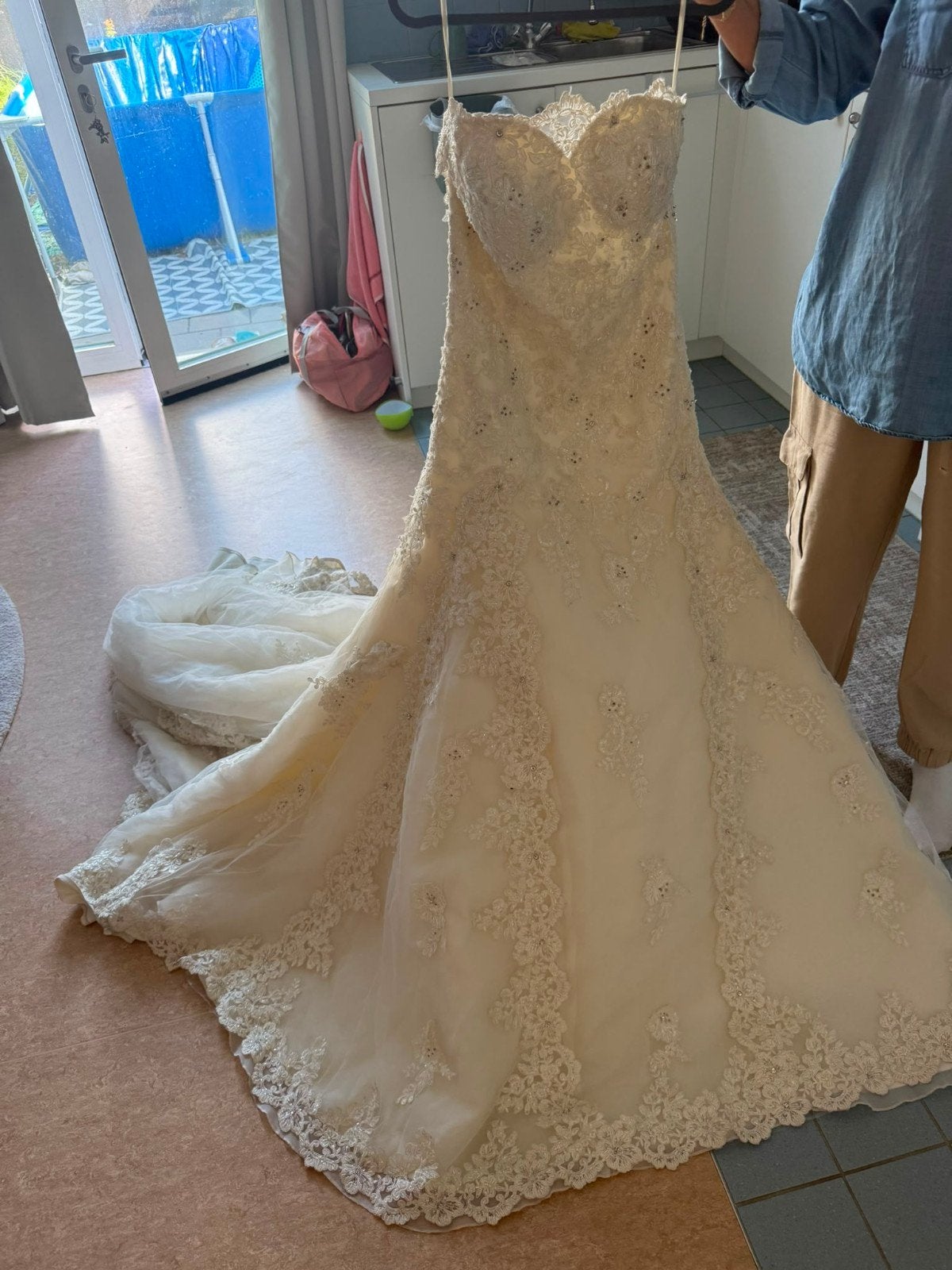 mooi trouwjurk  in perfecte staat, Kleding | Dames, Trouwkleding en Trouwaccessoires, Ophalen, Beige, Trouwjurk
