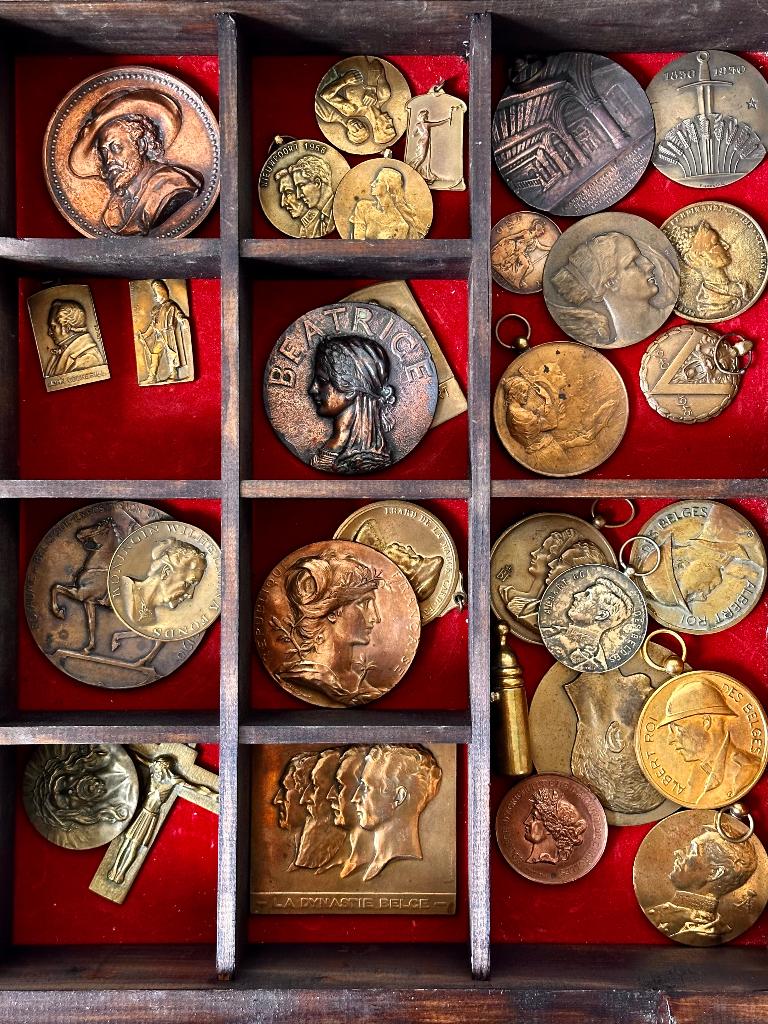Medailles Brons - Oorlog - Koningen Mooie collectie, Ophalen, Brons