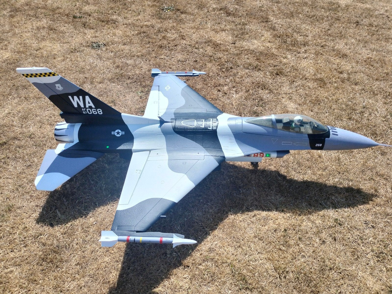 Jet HSD F16 prêt à voler, Enlèvement