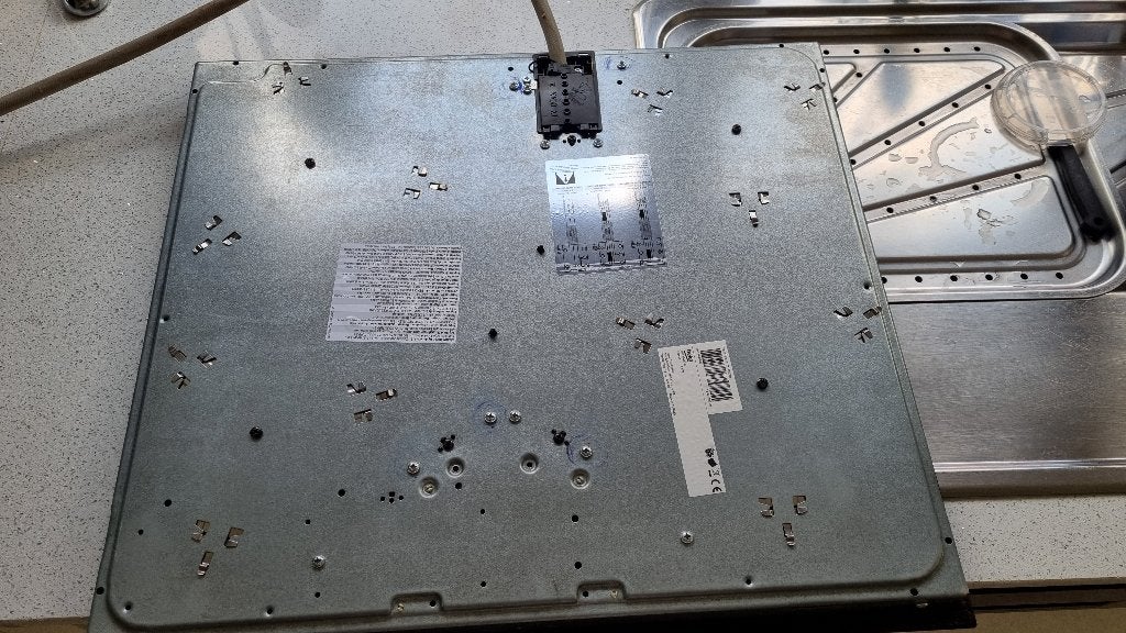 Taque vitrocéramique Beko HIC16440E (4 foyers - 6000W), Electroménager, 4 zones de cuisson, Comme neuf, Enlèvement, Encastré