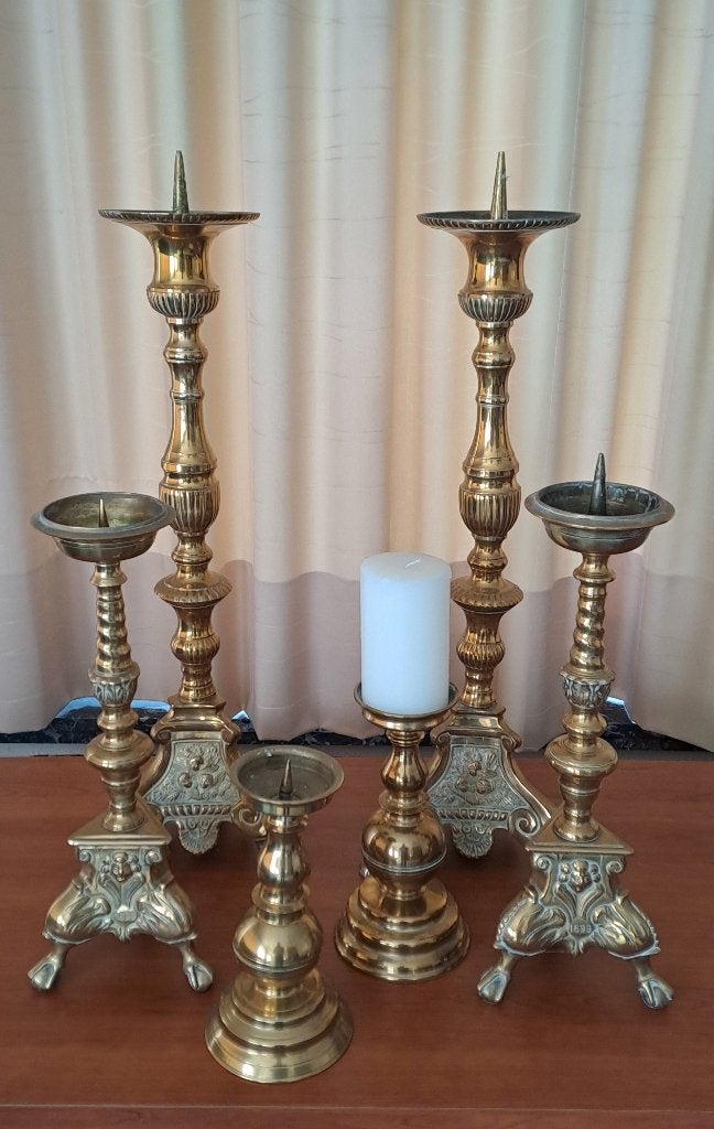 Set kandelaars, tinnen potten, ..., Enlèvement, Cuivre ou Bronze