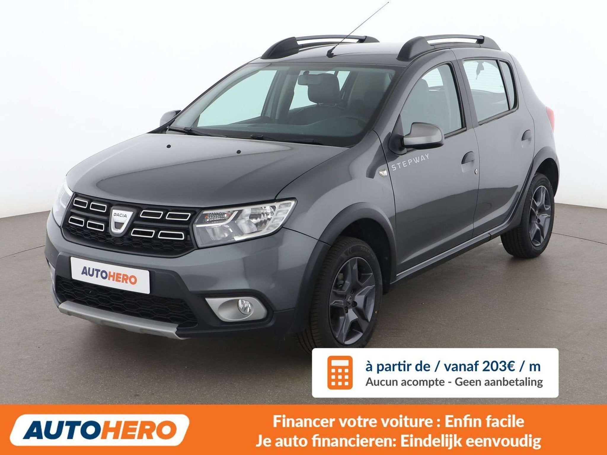 Dacia Sandero 1.5 dCi Stepway Celebration (bj 2017), Auto's, Voorwielaandrijving, Gebruikt, Zwart, 1165 kg