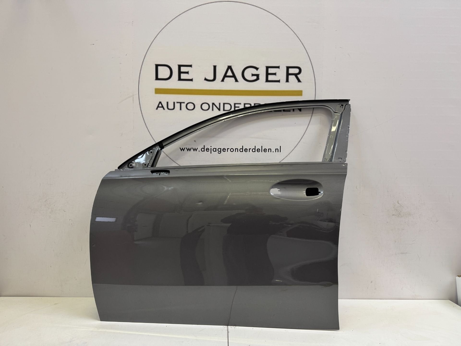 MERCEDES CLASSE A W177 PORTE PORTE AVANT GAUCHE A1777220900, Autos : Pièces & Accessoires, Mercedes-Benz AG, Utilisé, Mercedesstrasse 120
70372  Stuttgart, DE