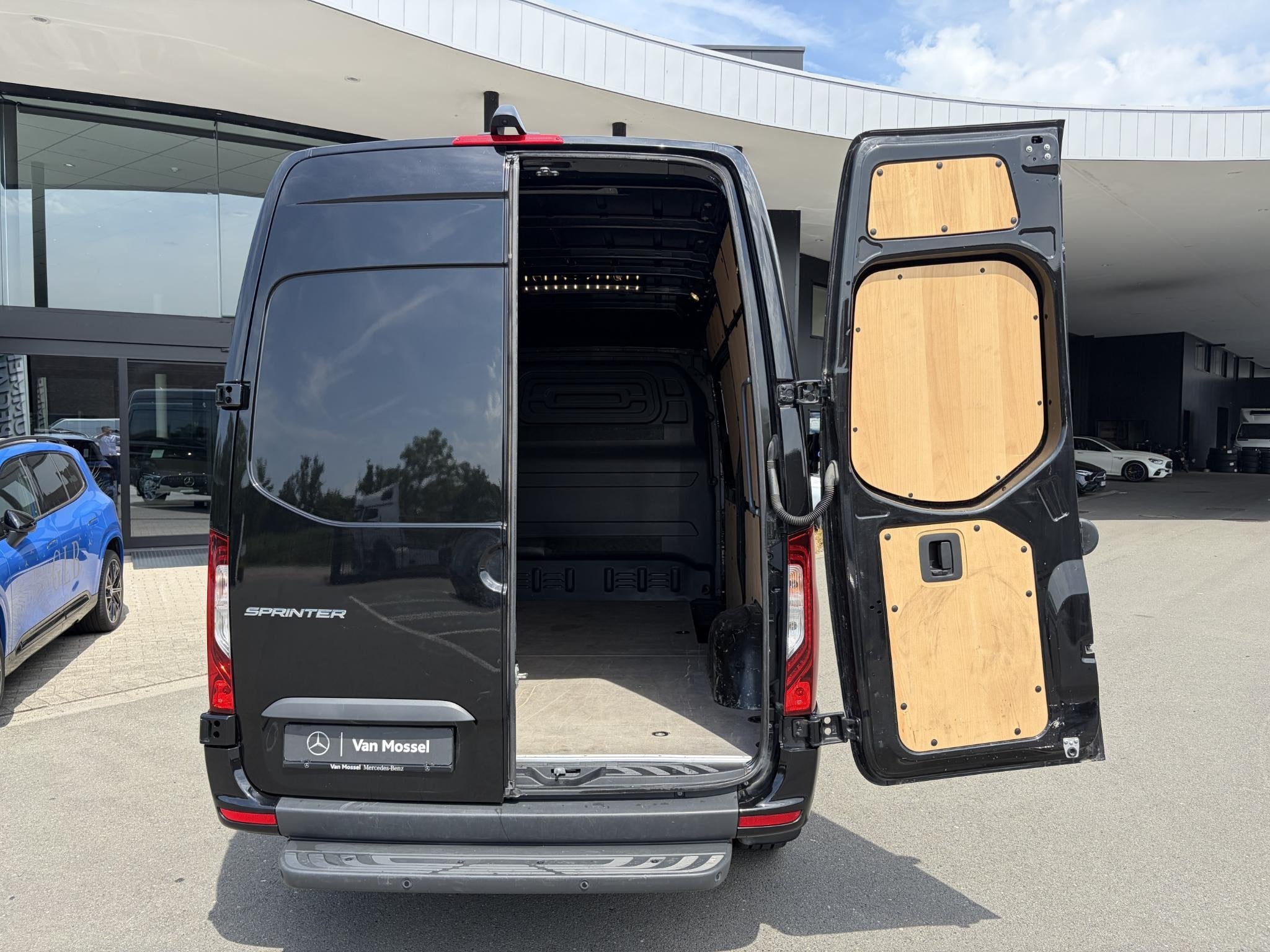 Mercedes-Benz Sprinter 319 CDI GB L2 RWD 3.5T, Auto's, Automaat, Gebruikt, Euro 6, 4 cilinders