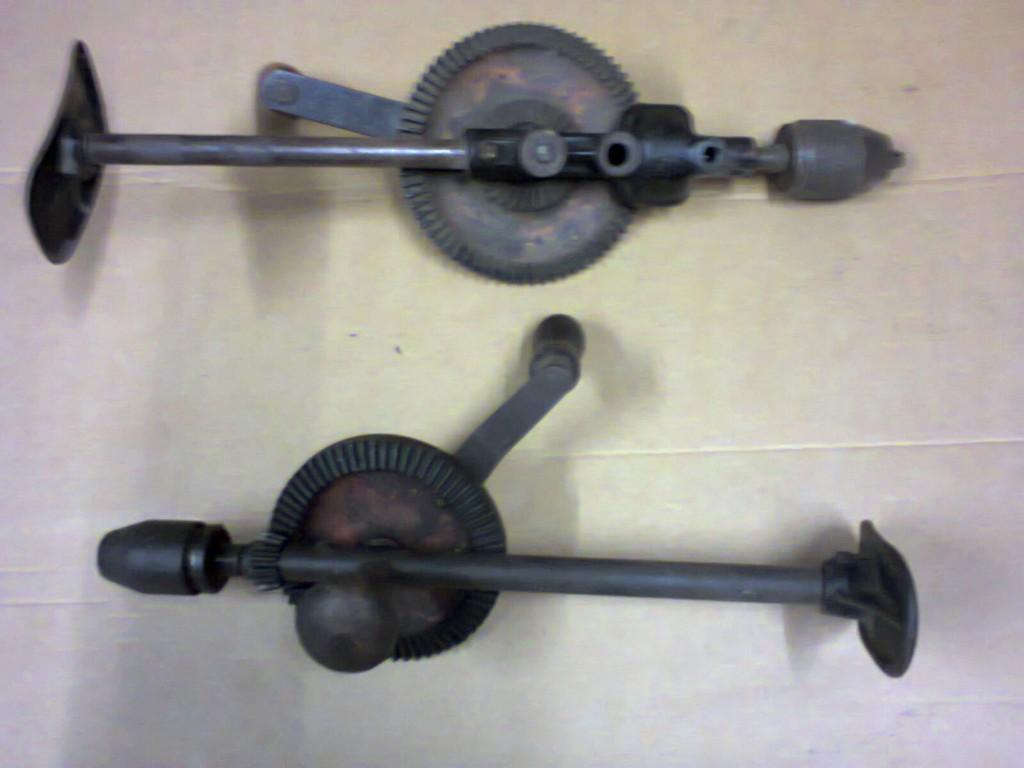 2 oude (antieke?) handboormachines, Antiek en Kunst, Antiek | Gereedschap en Instrumenten, Ophalen
