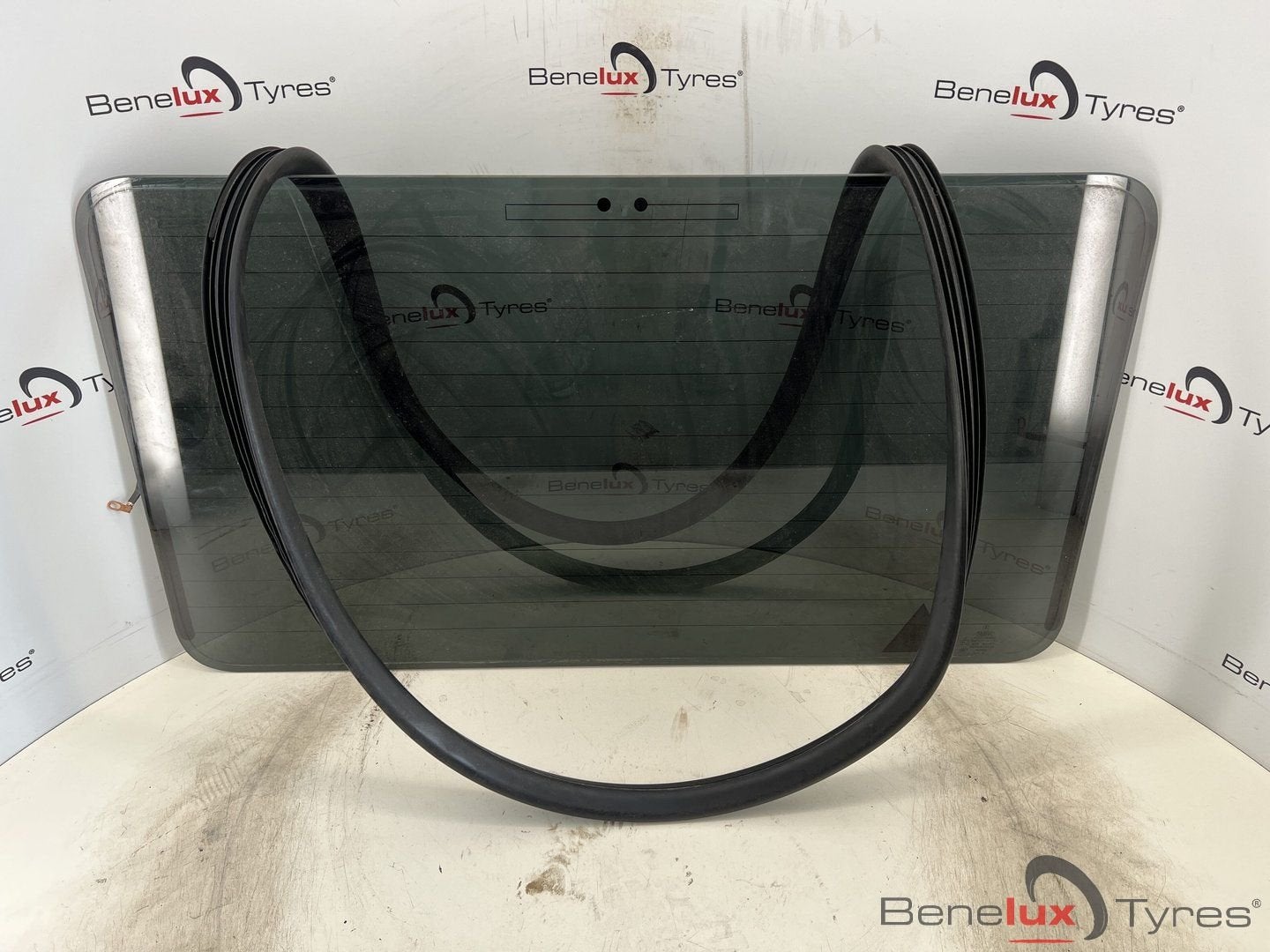 achter ruit met rubber Mercedes G-klasse W463 A4637401057, Utilisé, -, -, Enlèvement ou Envoi