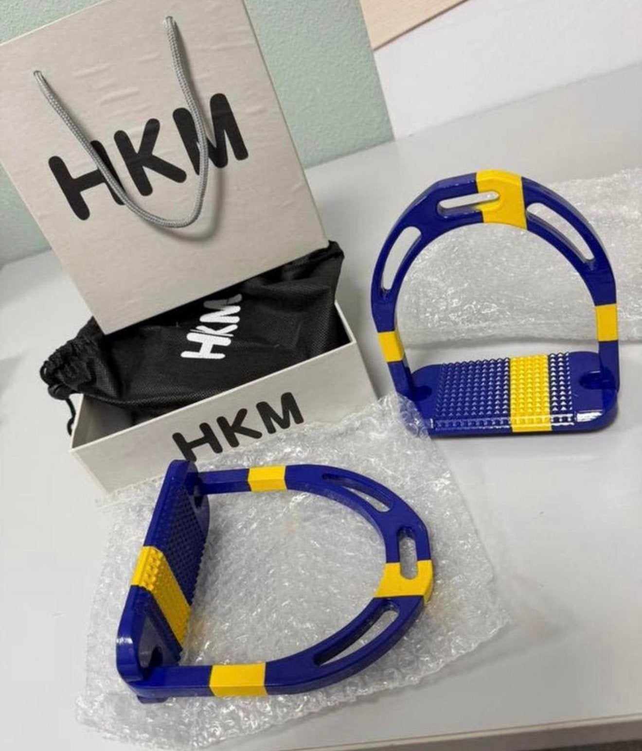 HKM Stijgbeugels Sweden 7907 Zweedse Vlag NIEUW Paardrijden, Dieren en Toebehoren, Ophalen of Verzenden, Nieuw, Blauw