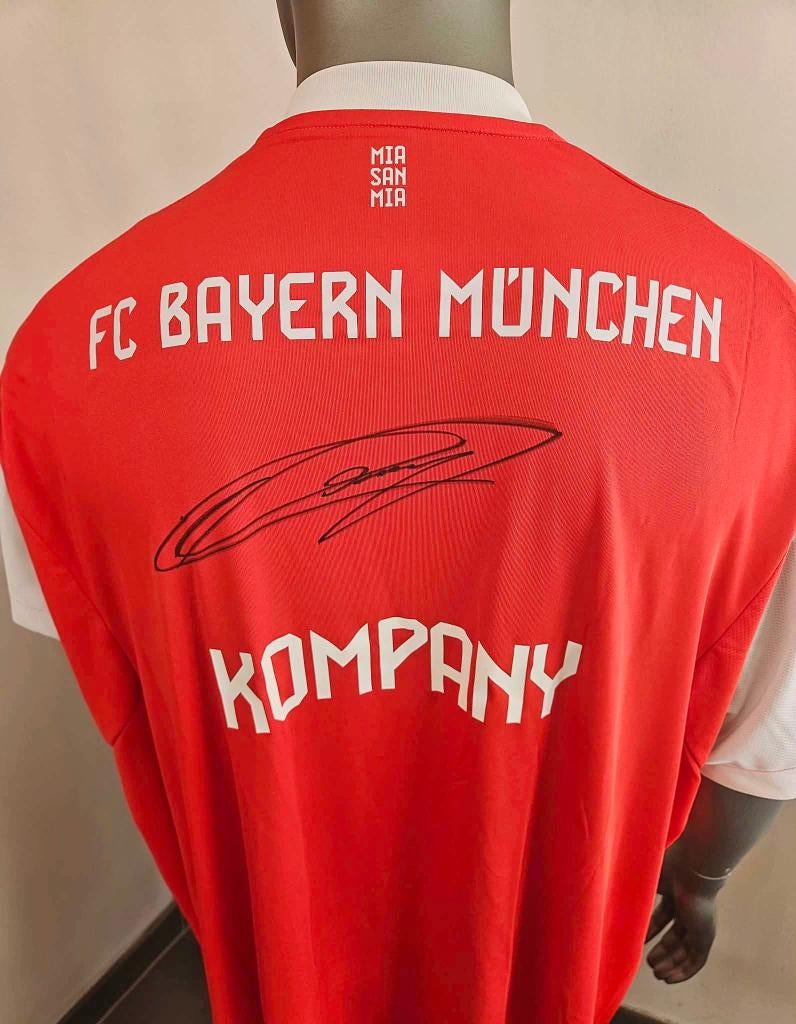 Maillot football Bayern Munich dédicacé et floqué Kompany, Collections, Articles de Sport & Football, Neuf, Maillot, Enlèvement ou Envoi
