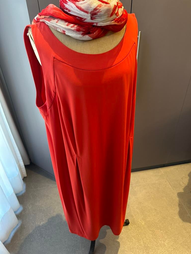 Prachtige rode jurk van Sallie Sahne, maat 50, Kleding | Dames, Ophalen of Verzenden, Zo goed als nieuw, Rood, Jurk
