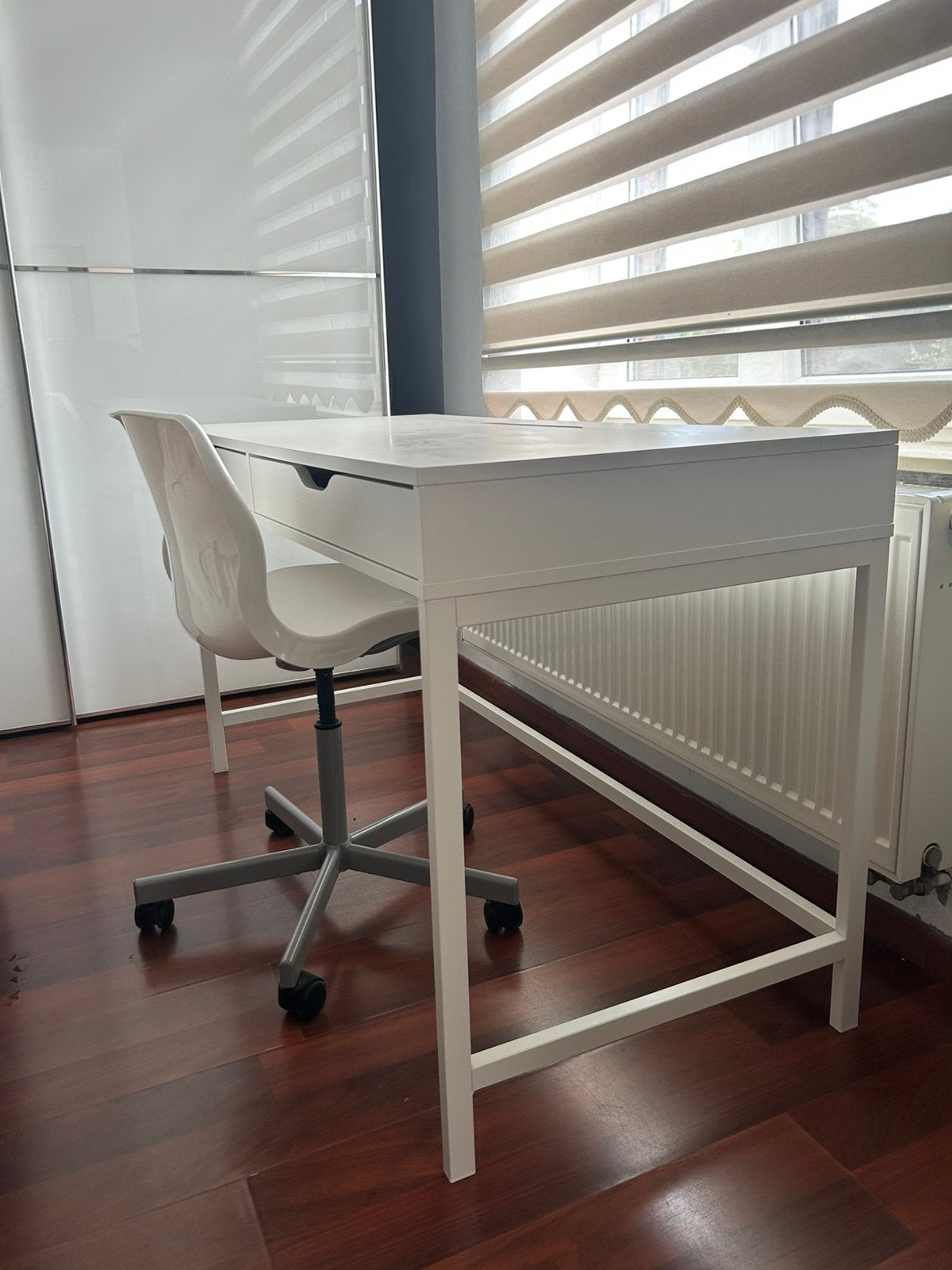 Ikea bureau wit, Ophalen, Zo goed als nieuw, IKEA, Wit