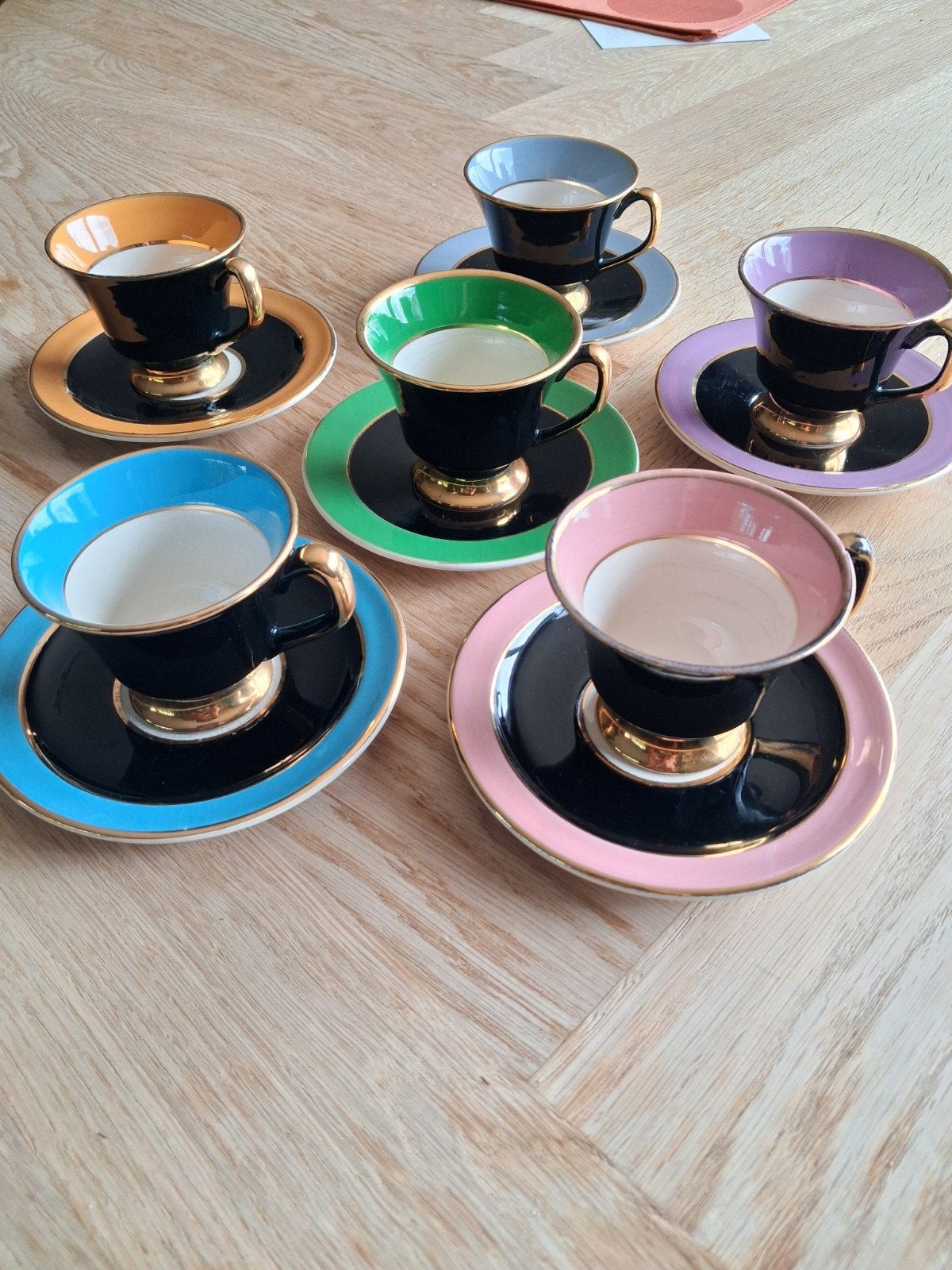 Service à café vintage, Enlèvement