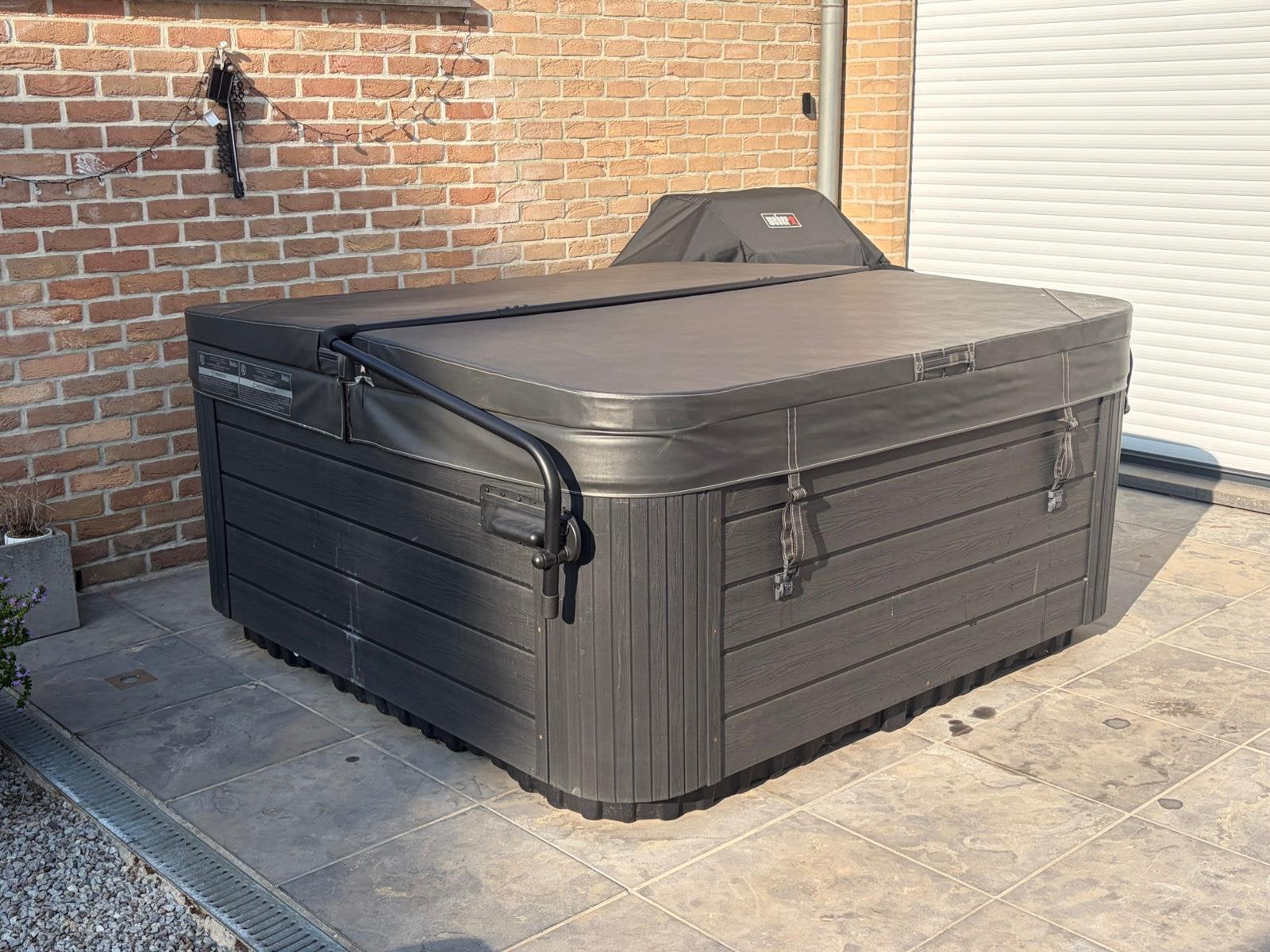 Wellis jacuzzi Nieuwstaat, Ophalen, Zo goed als nieuw