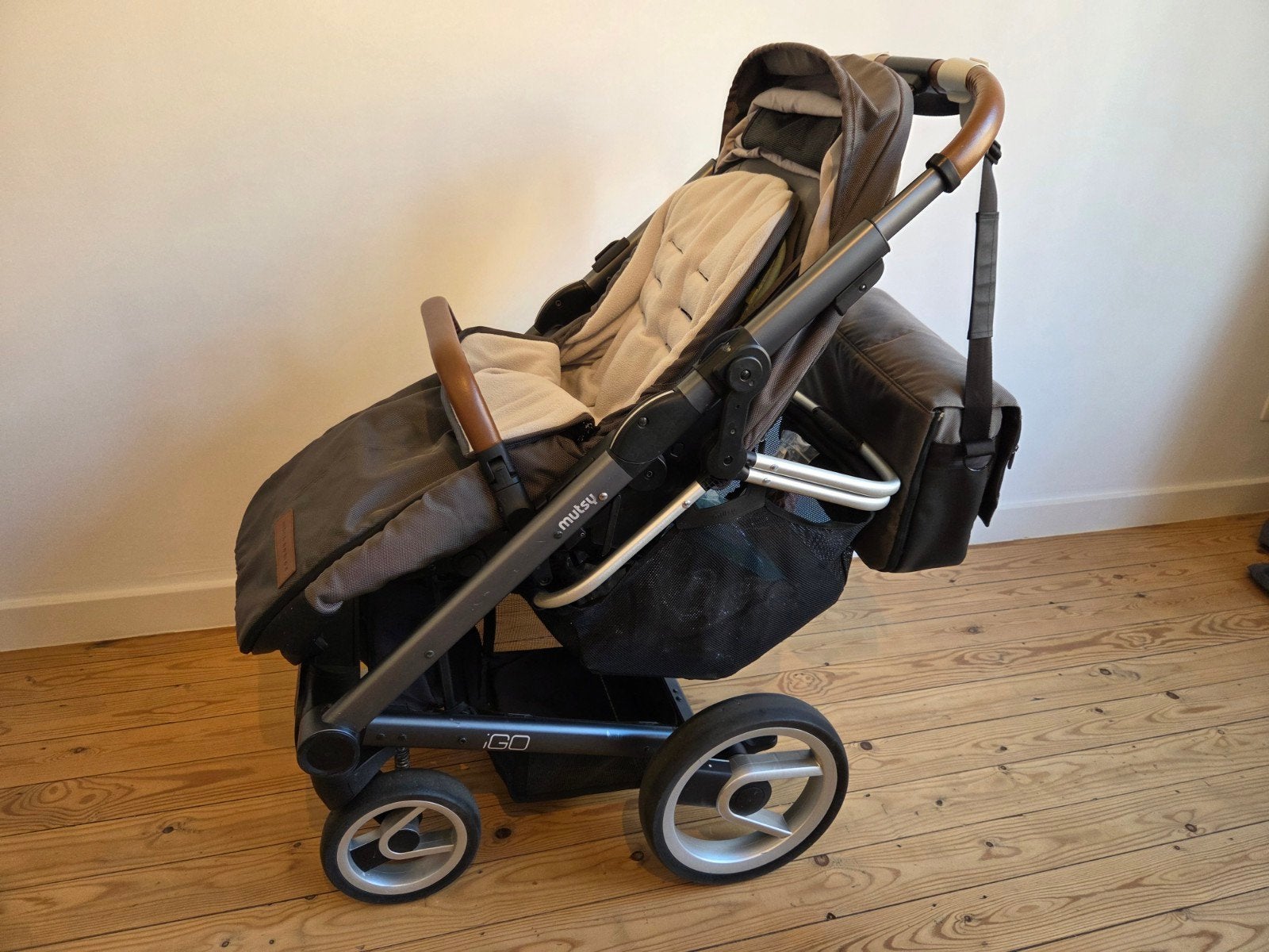 Mutsy iGo Urban Nomad combiwagen met toebehoren, Kinderen en Baby's, Gebruikt, Combiwagen, Mutsy, Verstelbare duwstang