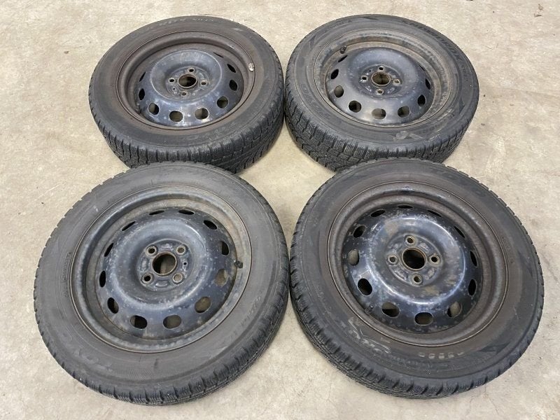 15 inch velgen + winterbanden Suzuki Ignis, Autos : Pièces & Accessoires, 15 pouces, Pneus et Jantes, Pneus hiver, -