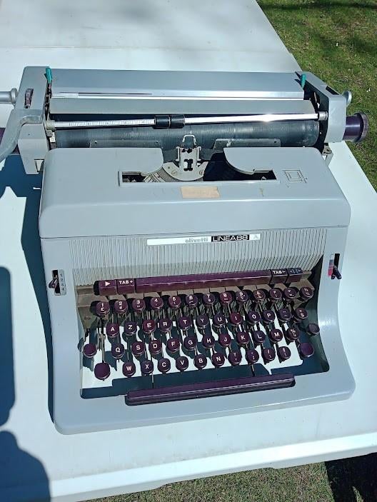 oud typmachine olivetti  25€., Enlèvement, Utilisé