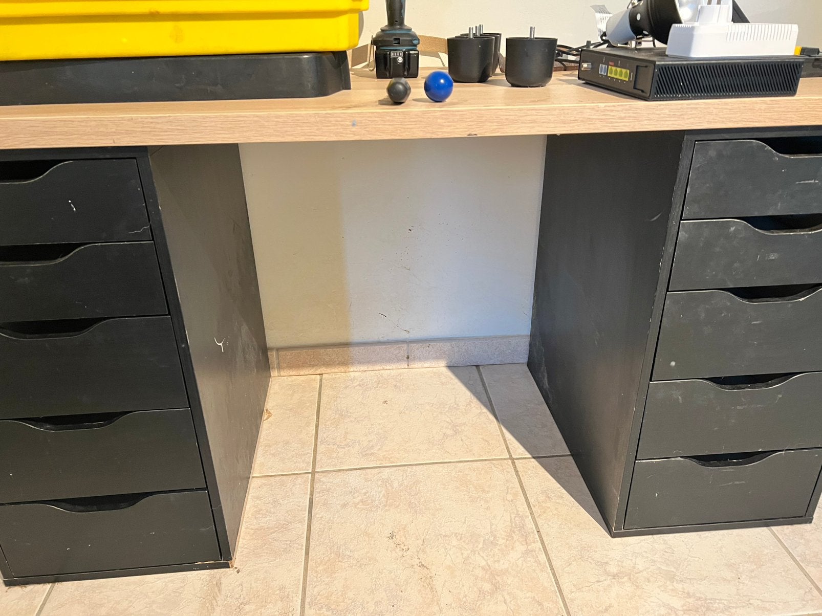 Bureau met twee ladenblokken, Bureau d'écolier, Utilisé, IKEA, Avec tiroirs