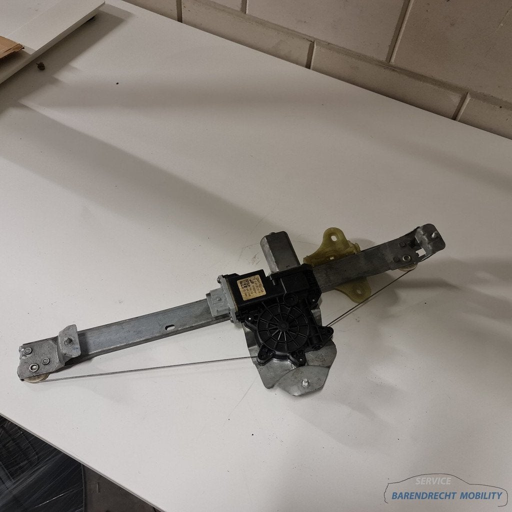 Renault Clio IV raam mechanisme motor met module ruit mechan, Autos : Pièces & Accessoires, Vitres & Accessoires, Renault, Utilisé