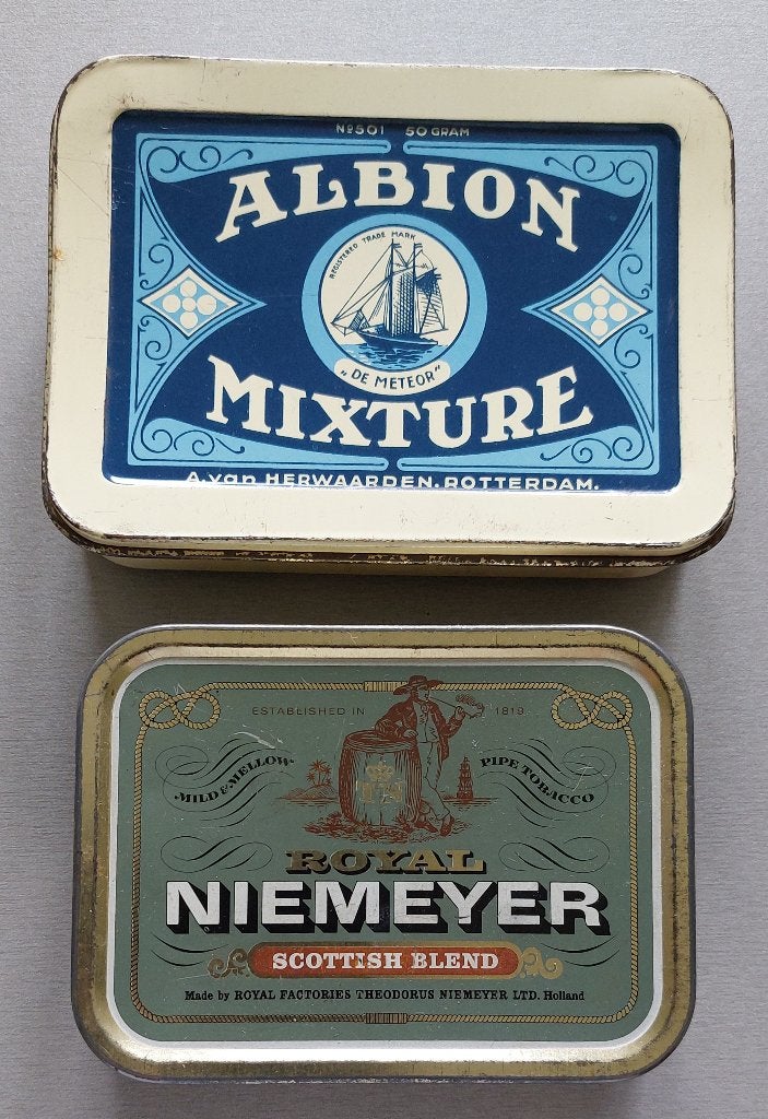 2 boites de tabac d'Albion Mixture et de Royal Niemeyer, Collections, Articles de fumeurs, Briquets & Boîtes d'allumettes, Enlèvement ou Envoi