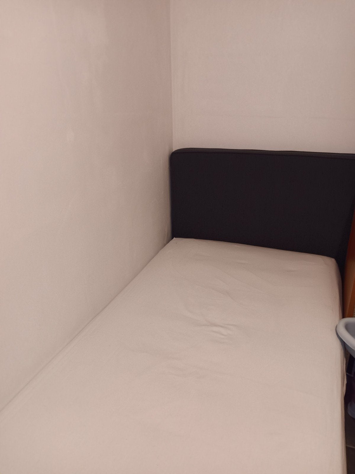 1 persoonsboxspring met hoofdbord inclusief matras, Huis en Inrichting, Slaapkamer | Boxsprings, Ophalen, 90 cm, Eenpersoons, Zo goed als nieuw